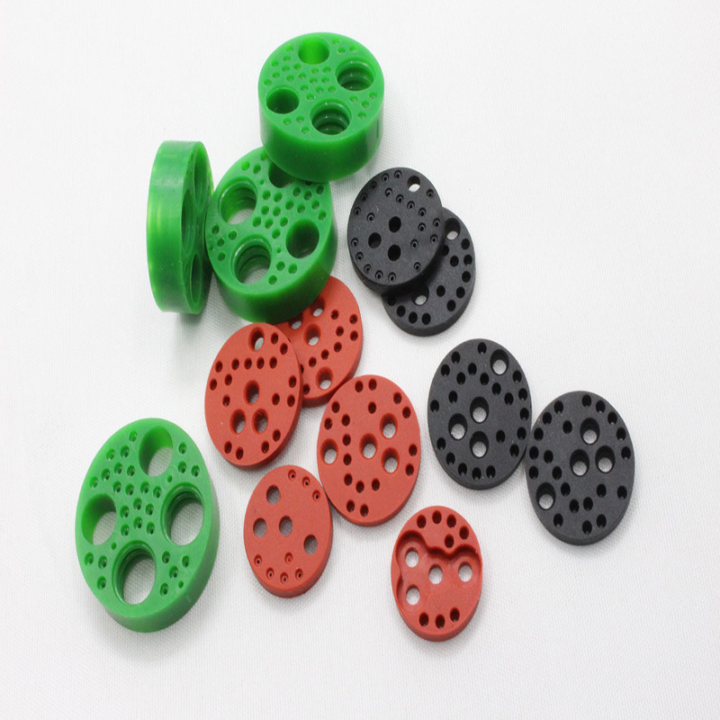 Demande du client Connecteurs à câble à plusieurs broches avec joints flottants et joints en caoutchouc de silicone