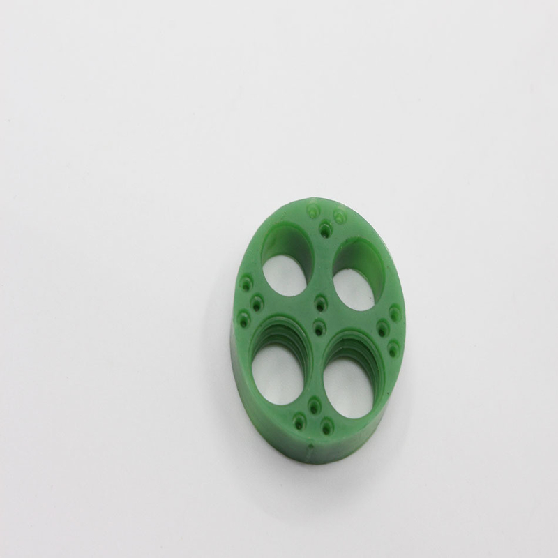 Demande du client Connecteurs à câble à plusieurs broches avec joints flottants et joints en caoutchouc de silicone