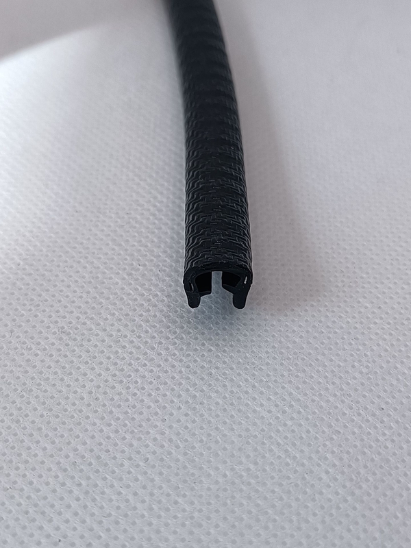 Bandes d'étanchéité de porte en caoutchouc noir pour fenêtre en aluminium résistant à la pression de l'huile