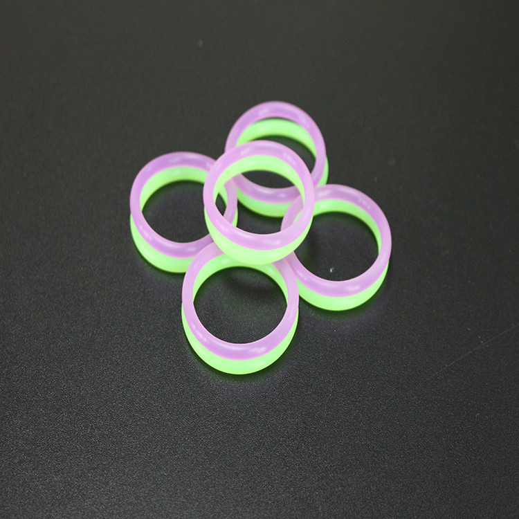 Inspection complète de toutes sortes d'anneaux en caoutchouc silicone de n'importe quelle couleur pour le scellement